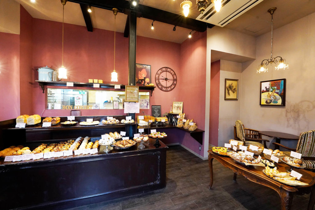 平塚　パン屋　パンボンコルネ　グルメ　ランチ